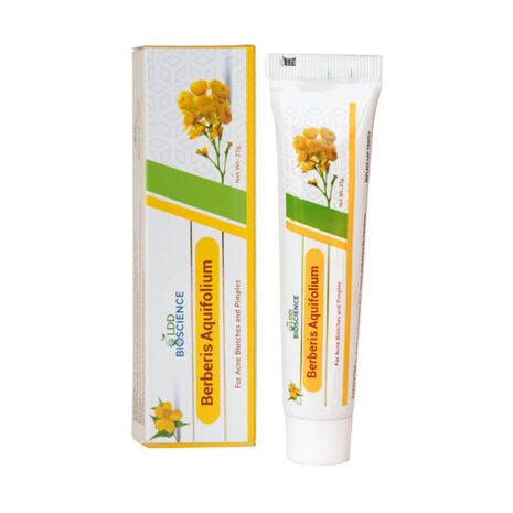 Berberis Aquifolium Acne Treatment:::A tube of Berberis Aquifolium for acne blemishes and pimples, accompanied by its packaging.